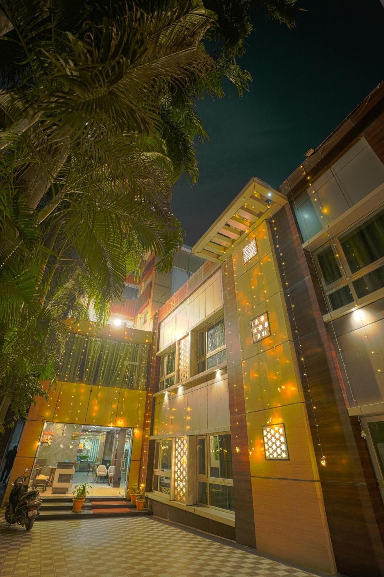 Q Saina S K Regency Rishikesh Rishīkesh Exterior foto